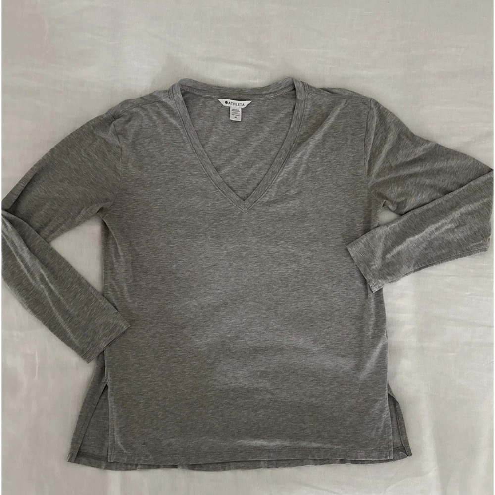 Athleta Womens Gray V-neck Long Sleeve Shirt Size Medium Excellent